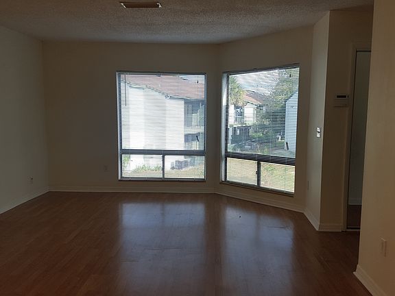 3rd image of 4350 Aqua Vista Dr