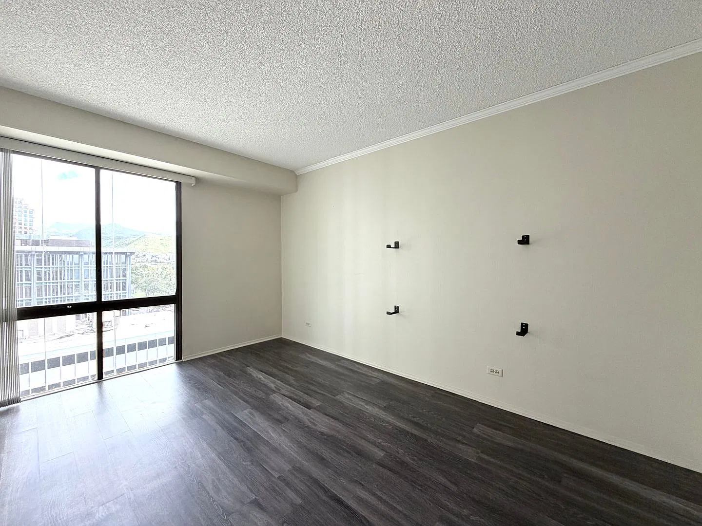 2 Bedroom, 2 Bathroom, 1 Parking (Harbor Square) — Photo 3