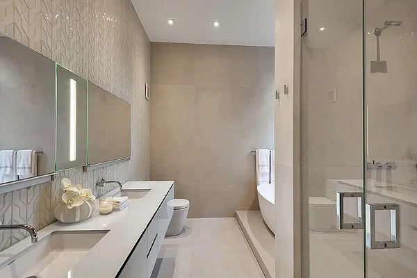 Sold by Fionn Campbell | media 10