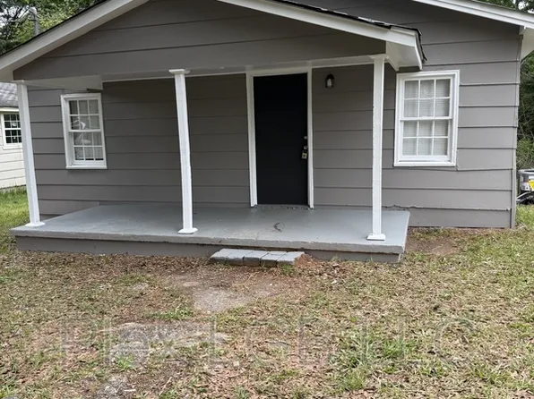 116 Oak Ln, Lagrange, GA 30241