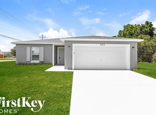 785 SW Bond Rd, Pt Saint Lucie, FL 34953