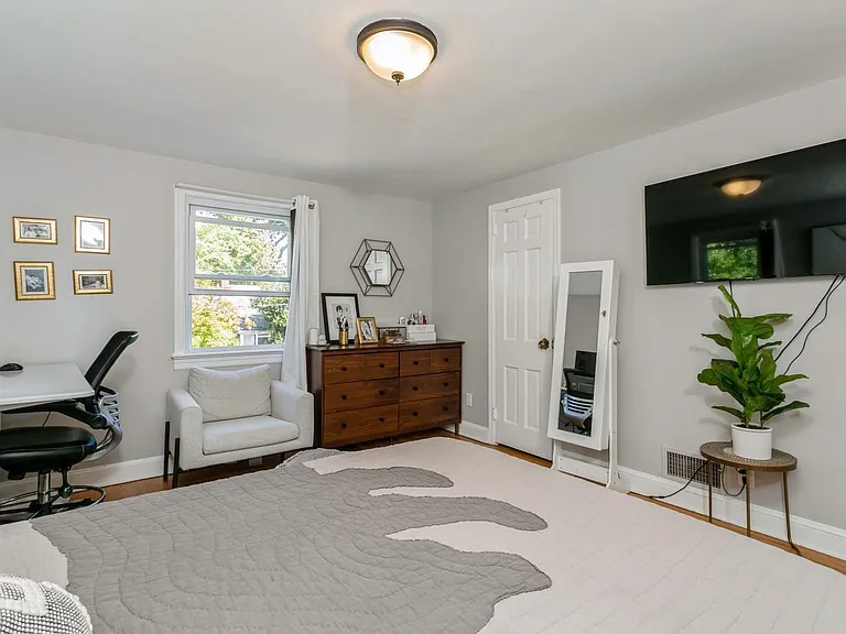26 Pleasant Ave — Photo 12