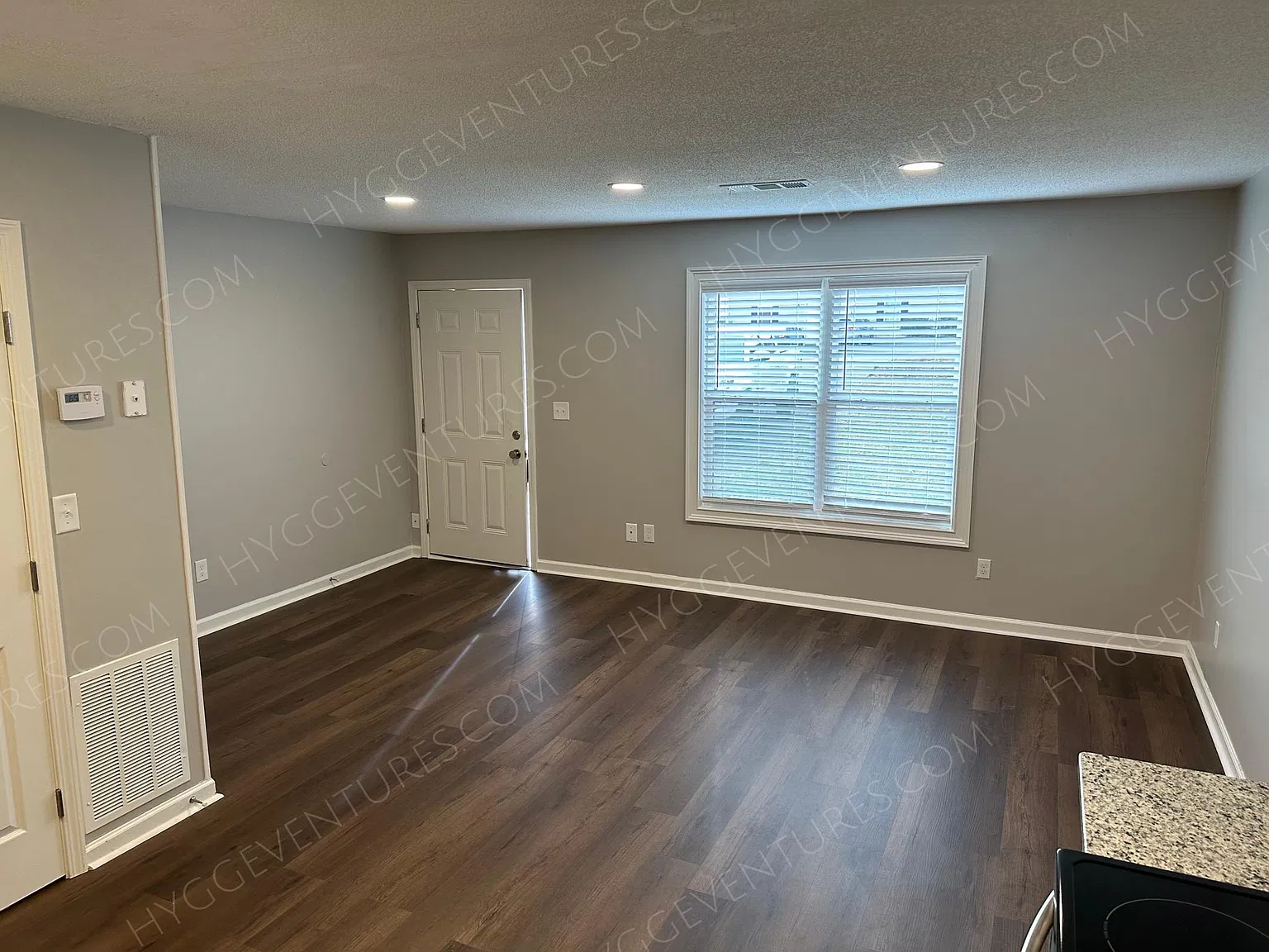 1 bed, 600 sqft, $975 — Photo 2