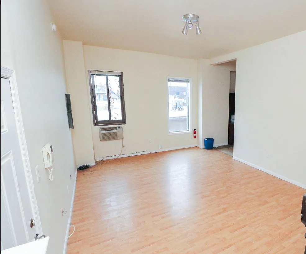 3 bed, 1200 sqft, $1,800 — Photo 4