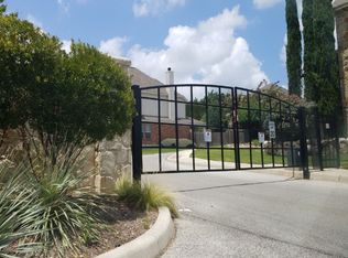 24746 Rising Hl, San Antonio, TX 78260