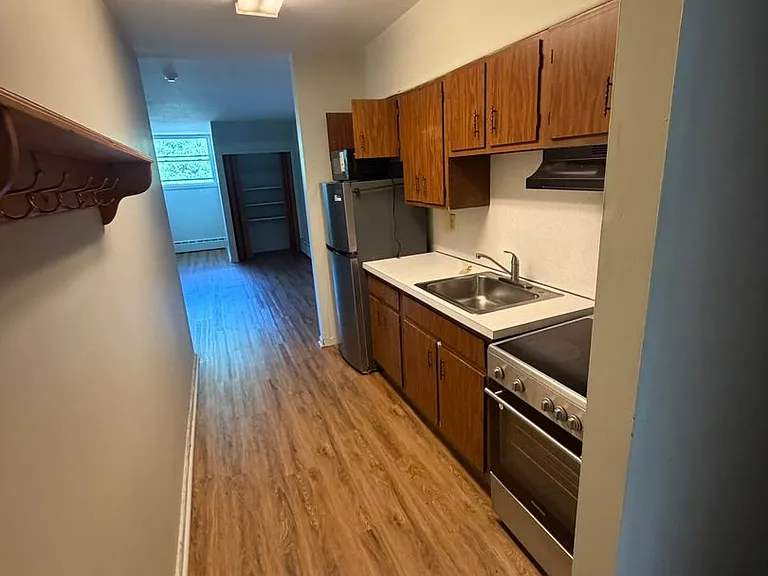 644 Madison Avenue — Photo 2
