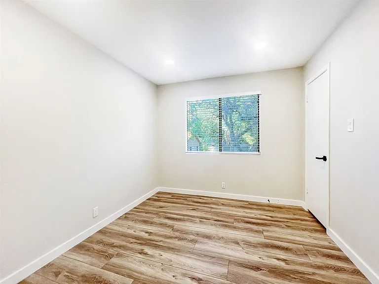 3506 Larchmont Cv #A — Photo 11