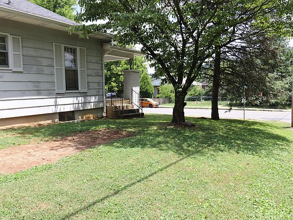 3rd image of 901 E Unaka Ave