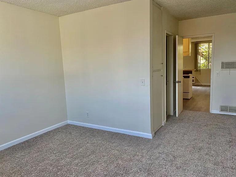 18520 Prairie St. — Photo 6