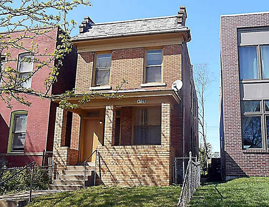 4209 Blaine Ave — Photo 2