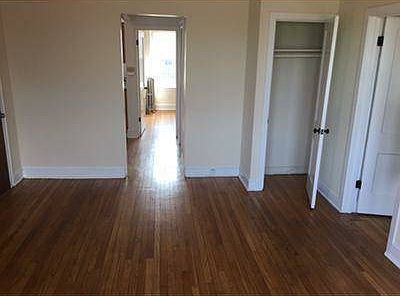 1st image of 3059 W Argyle St