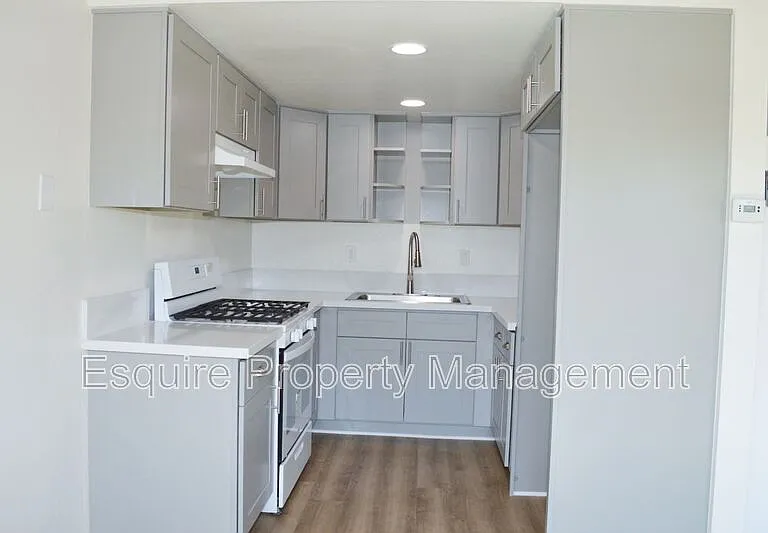 420 W Linden Dr #12 — Photo 9