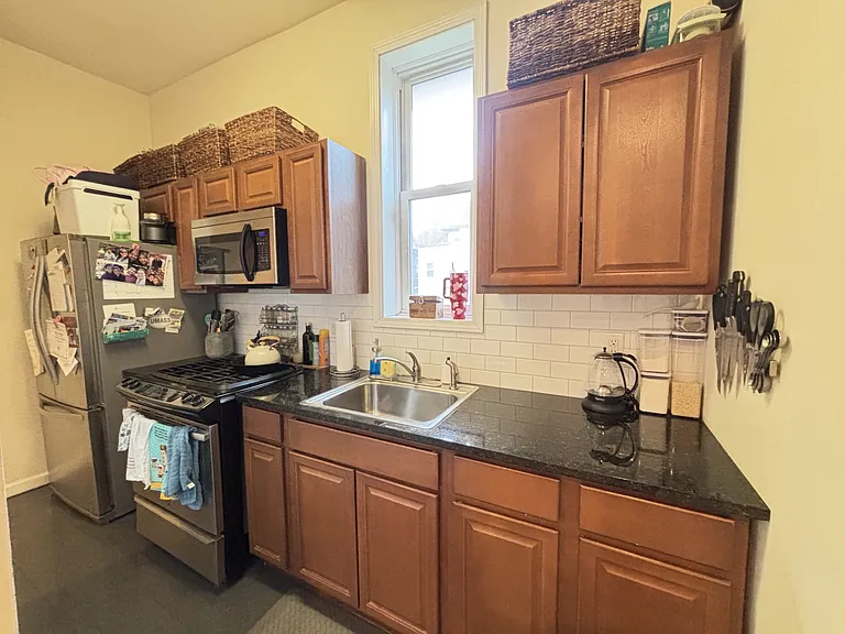 355 Stratford Ave #2 — Photo 8