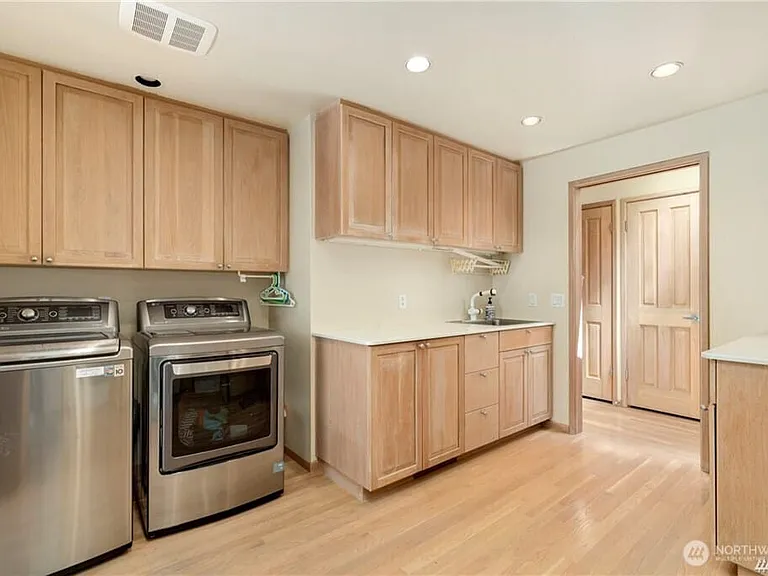 8428 N Mercer Way — Photo 15
