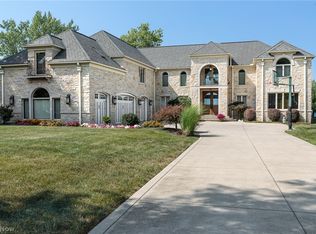 4835 E Lake Rd, Sheffield Lake, OH 44054