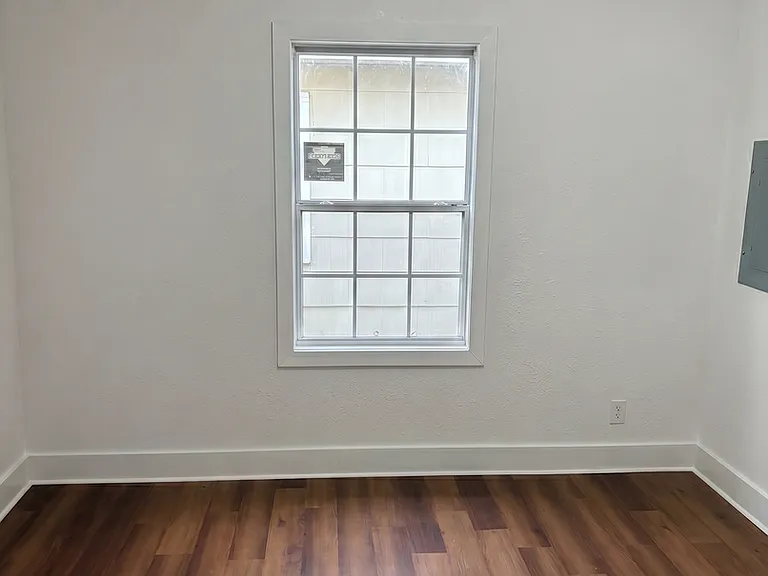 1165 Cannon St — Photo 6