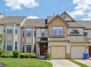 100 Sandhurst Dr, Mount Laurel, NJ 08054