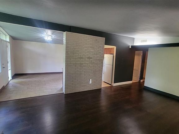 4th image of 340 Holiday Hill Dr