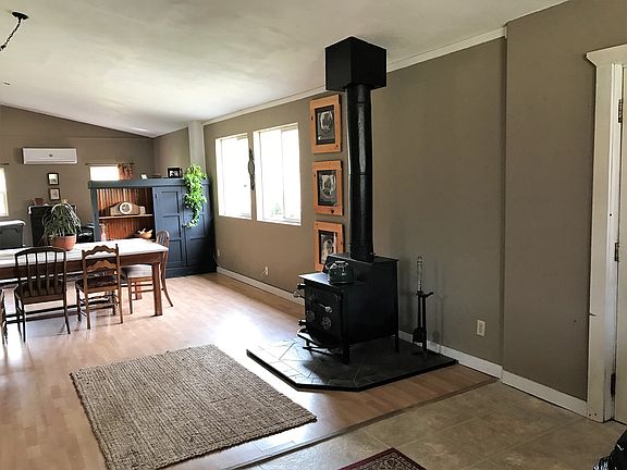 Open Concept Kitchen/Dining