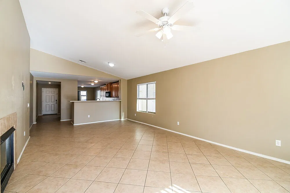 4 bed, 2.0 bath, 1678 sqft, $2,060 — Photo 4