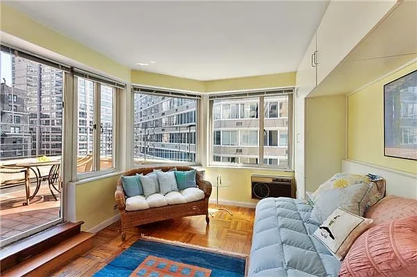 Rented by Hudson Real Estate International LLC | media 11