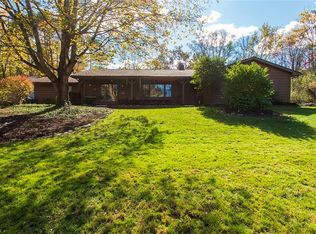 1022 Center Rd, Hinckley, OH 44233