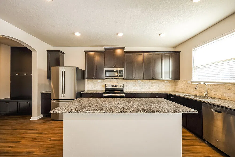 3 bed, 2.5 bath, 2086 sqft, $1,930 — Photo 4