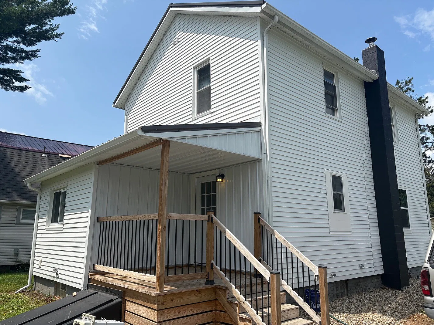 3 bed, 1.5 bath, 1216 sqft, $1,465 — Photo 2