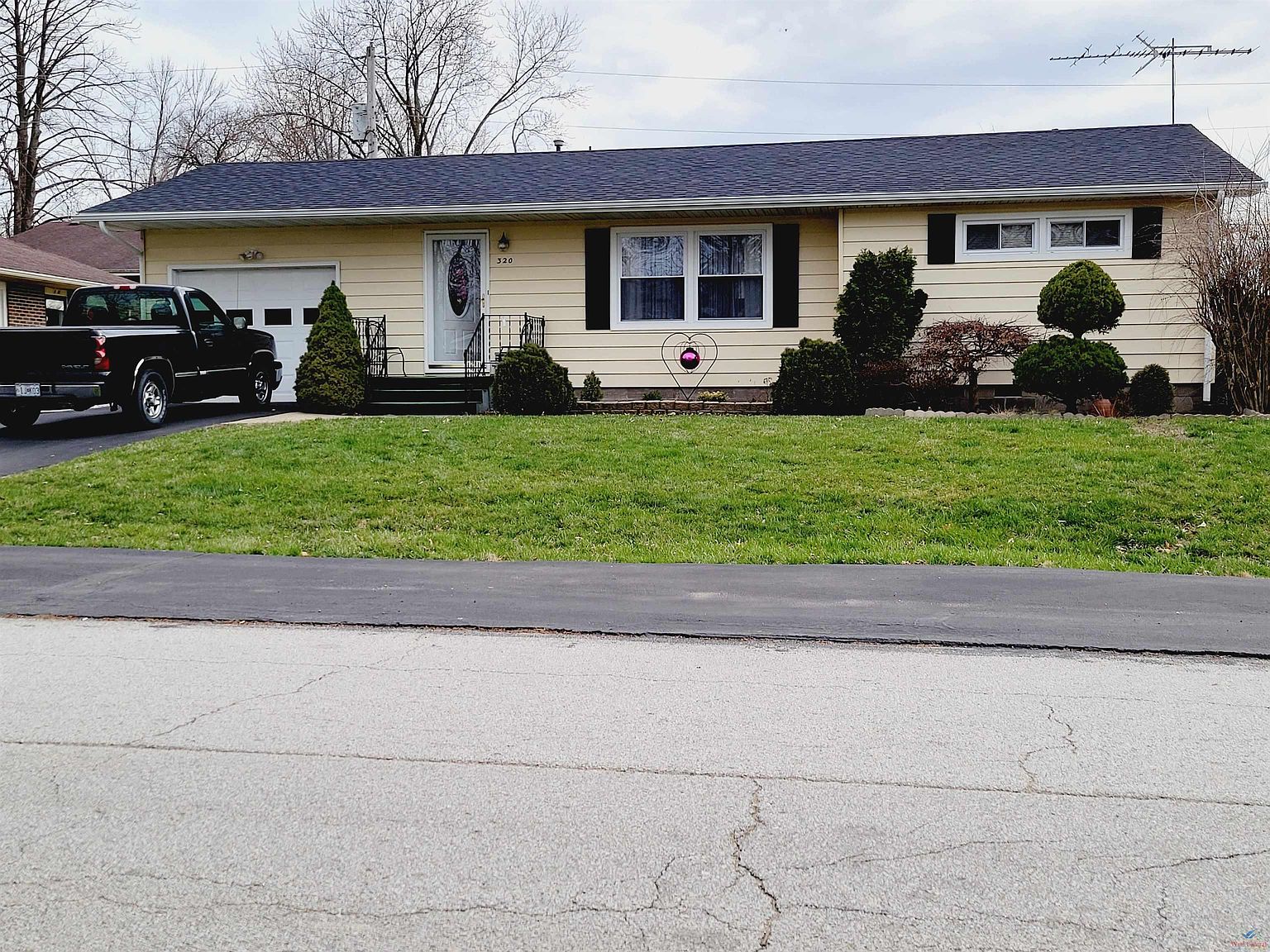 320 State St, Tipton, MO 65081 Zillow