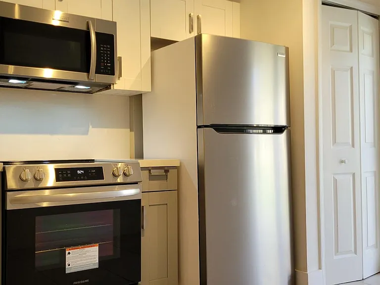 970 NE 34th Ave #103 — Photo 8