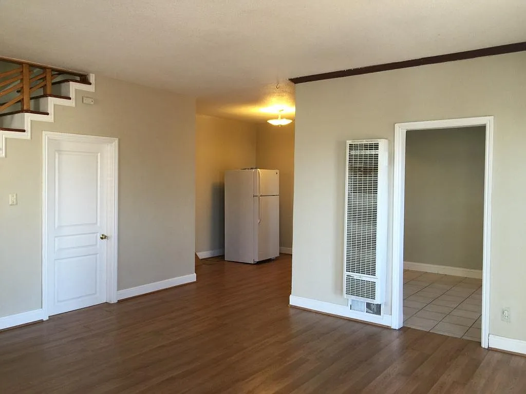 2 bed, 1.5 bath, 1205 sqft, $2,895 — Photo 4