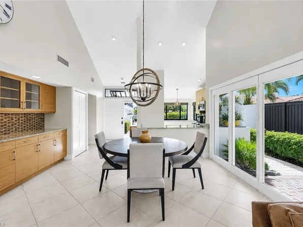 529 Bay Villas LN, NAPLES, FL 34108