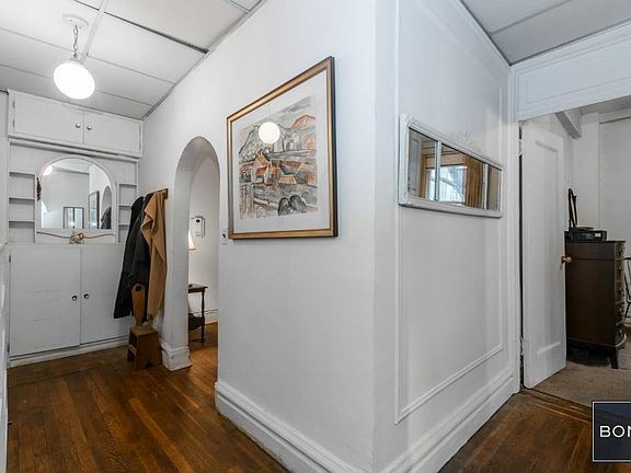 4th image of 35 W 82nd St APT 1C