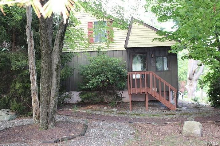1st image of 1 Brighton Ln
