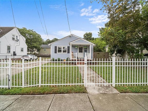 4th image of 2910 Peronne Ave