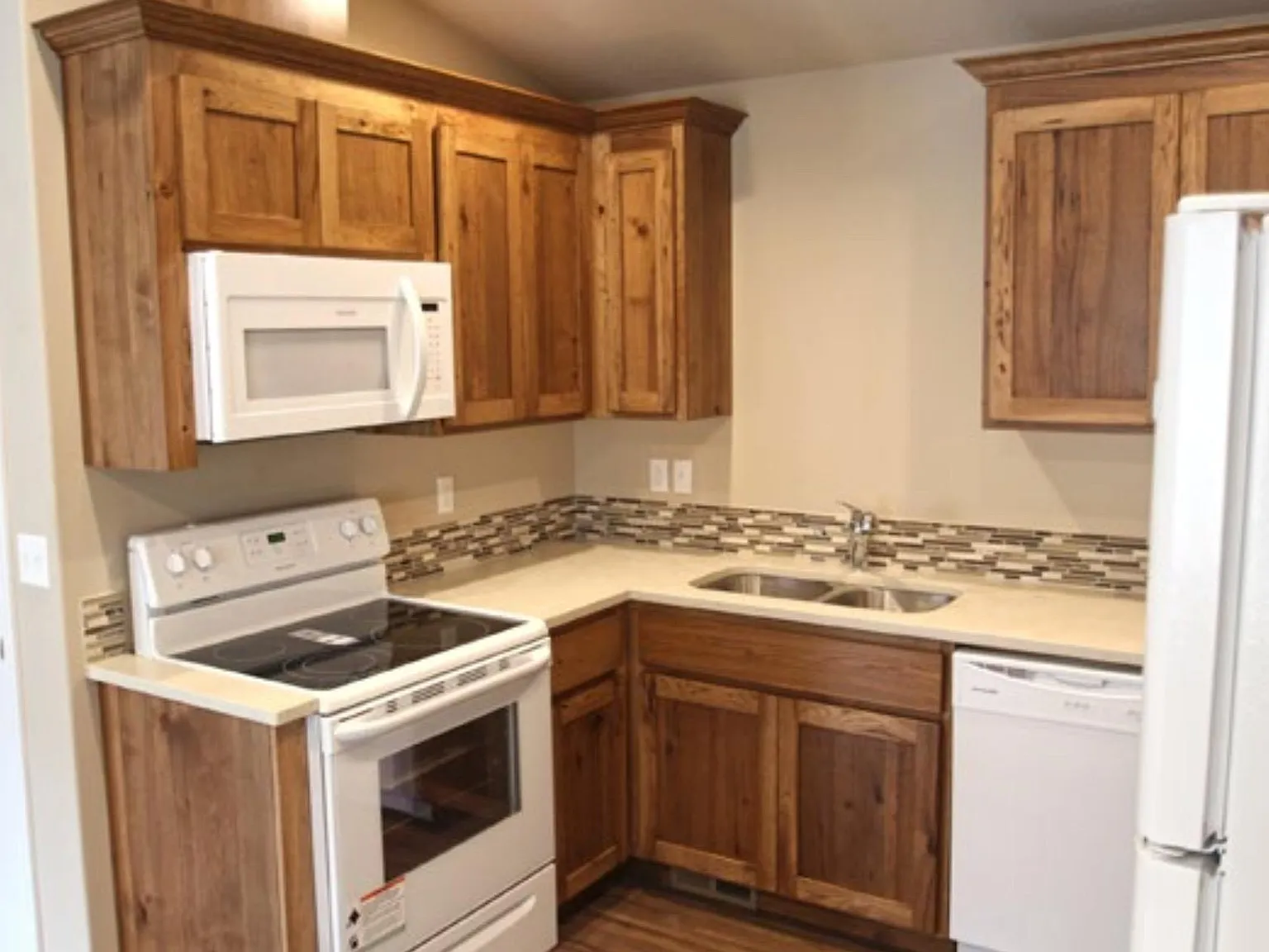 2 bed, 1152 sqft, $1,900 — Photo 2