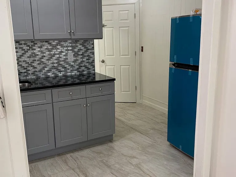 2222 Newbold Ave — Photo 4