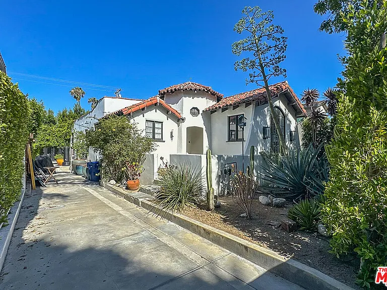 345 Westbourne Dr — Photo 33