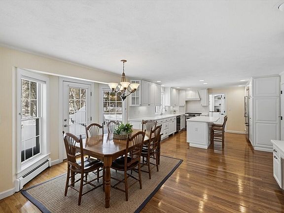 5th image of 18 Shawnee Rd