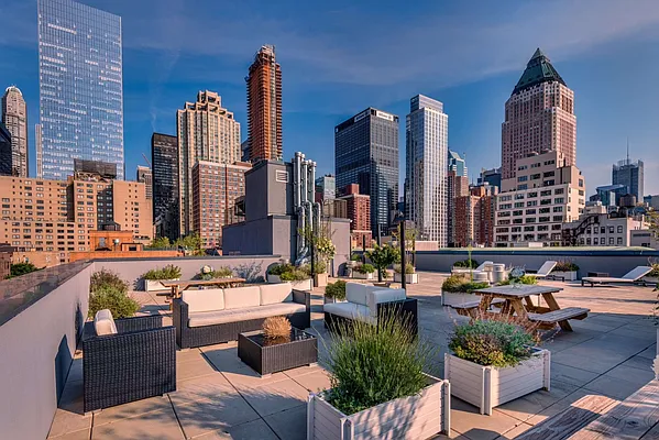 Rented by DGSIR REALTY | media 8