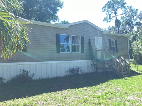 111 Little Orange Lake Dr, Hawthorne, FL 32640
