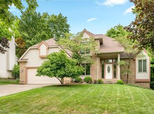 615 Highwood Dr, Cuyahoga Falls, OH 44223