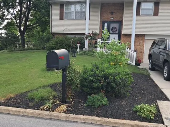 1917 Douglas Dr, Carlisle, PA 17013
