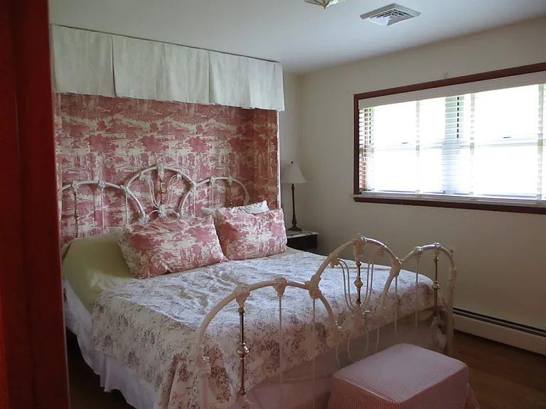 MASTER BEDROOM WITH 3/4 BATH