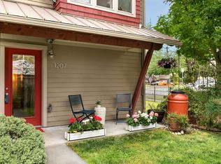 1207 N 88th St, Seattle, WA 98103