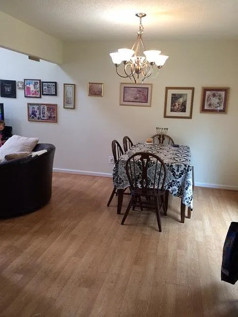 4 bed, 1650 sqft, $2,500 — Photo 3