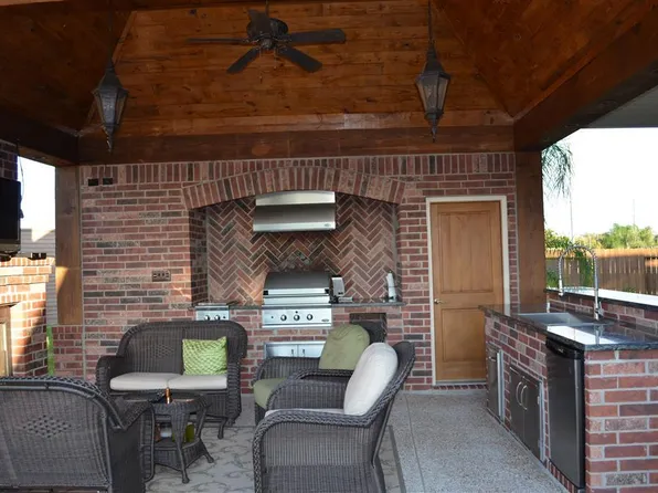 8203 Campaign Cir, Richmond, TX 77406