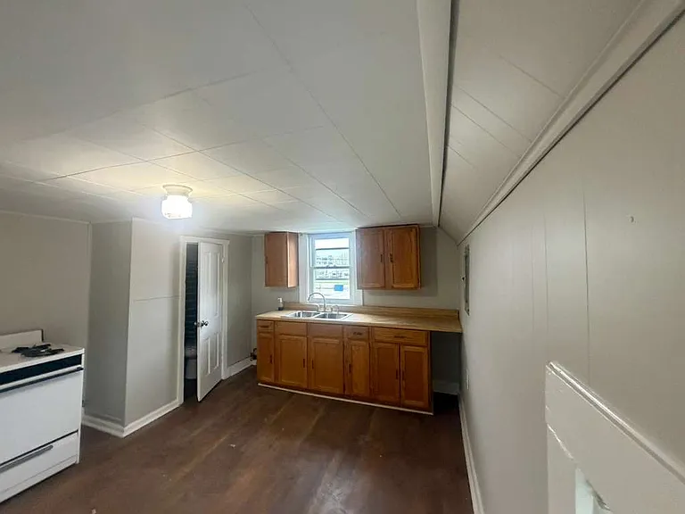 1043 S Bell St #2 — Photo 3
