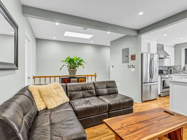 207 Huntington Street image 32 of 43