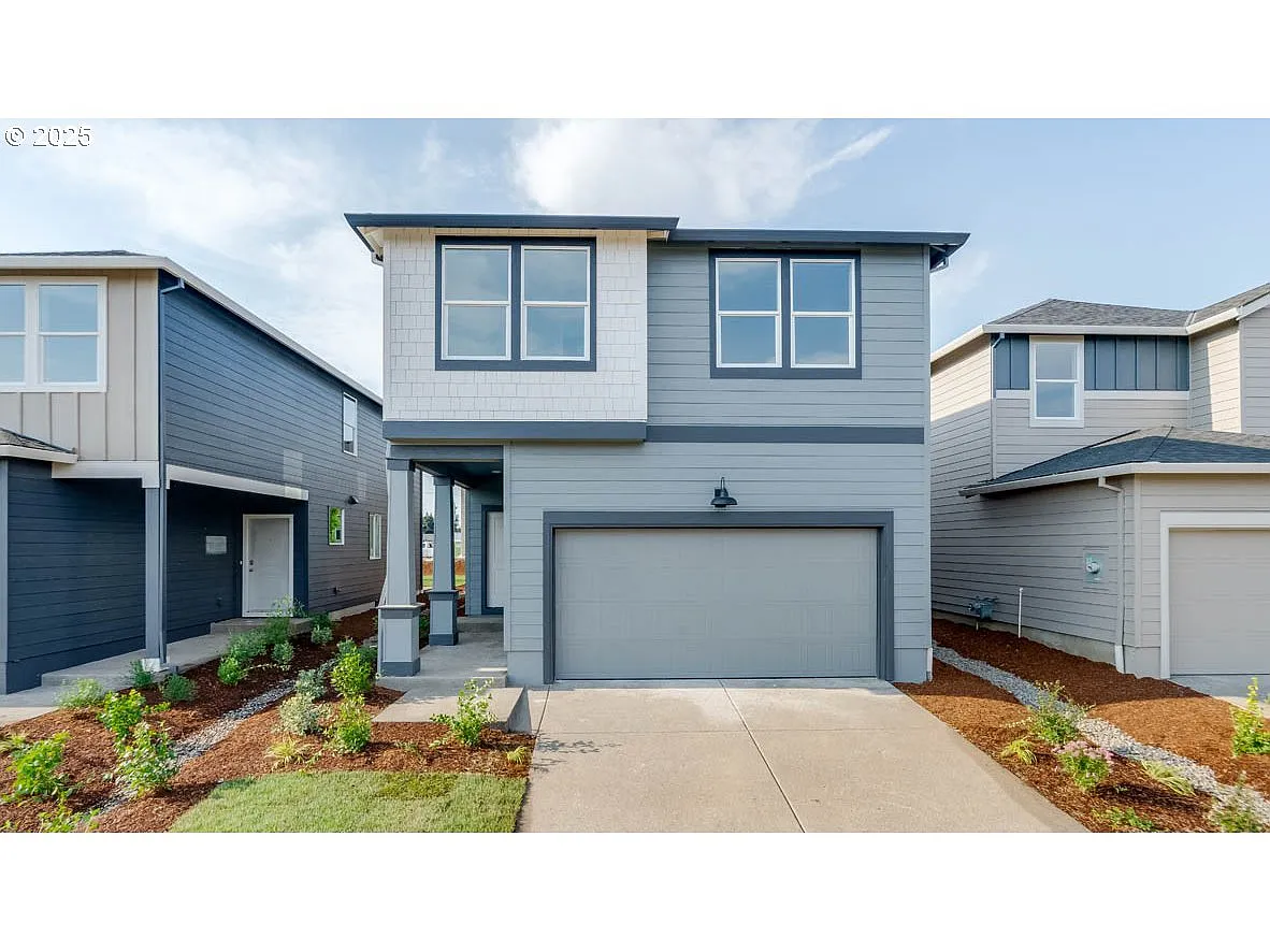 332 Greencrest St NE photo 1